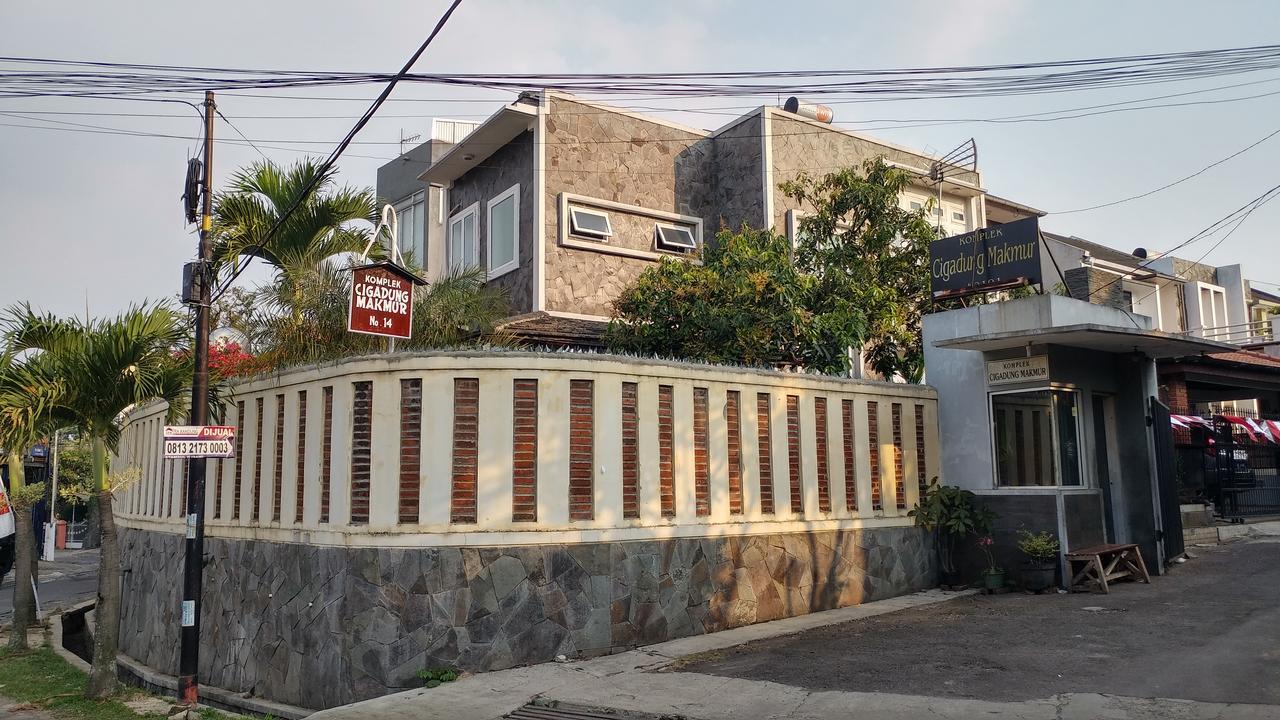Villa Rumah Ibu Dago Bandung Extérieur photo