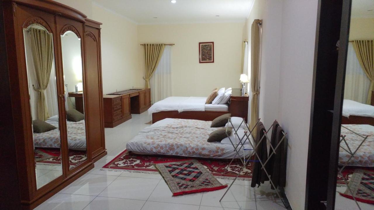 Villa Rumah Ibu Dago Bandung Extérieur photo